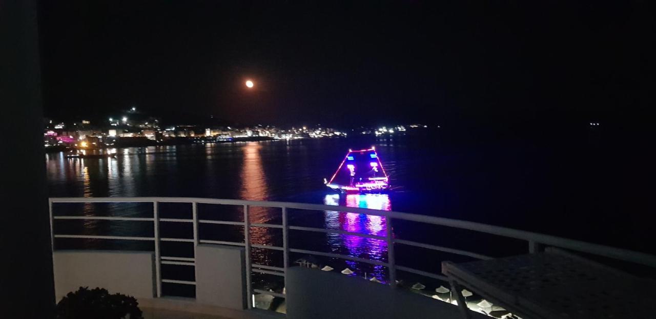 Limani Luxury Apartments Beachfront Saranda Zewnętrze zdjęcie